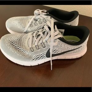Nike Free RN tennis shoes